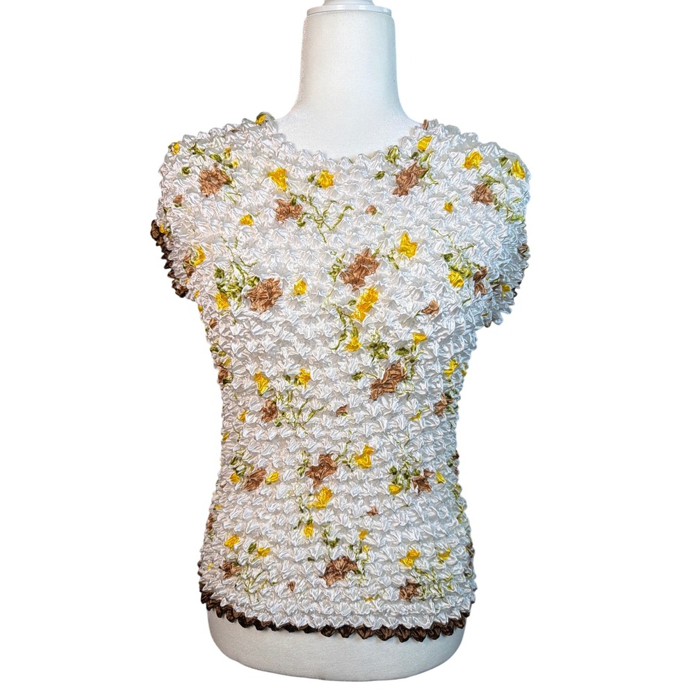 Vintage Popcorn Top White Floral Scalloped Trim Short Sleeve Magic Shirt One Sz